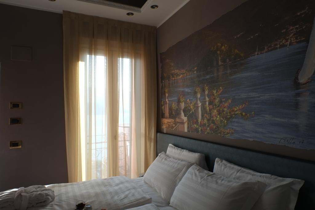 Michelangelo B&B วาเรนนา ภายนอก รูปภาพ