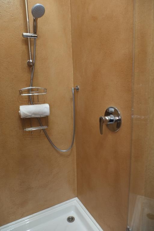 Michelangelo B&B วาเรนนา ภายนอก รูปภาพ