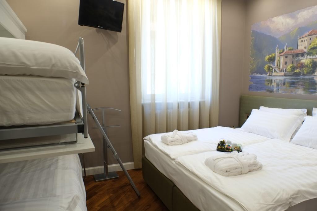 Michelangelo B&B วาเรนนา ภายนอก รูปภาพ